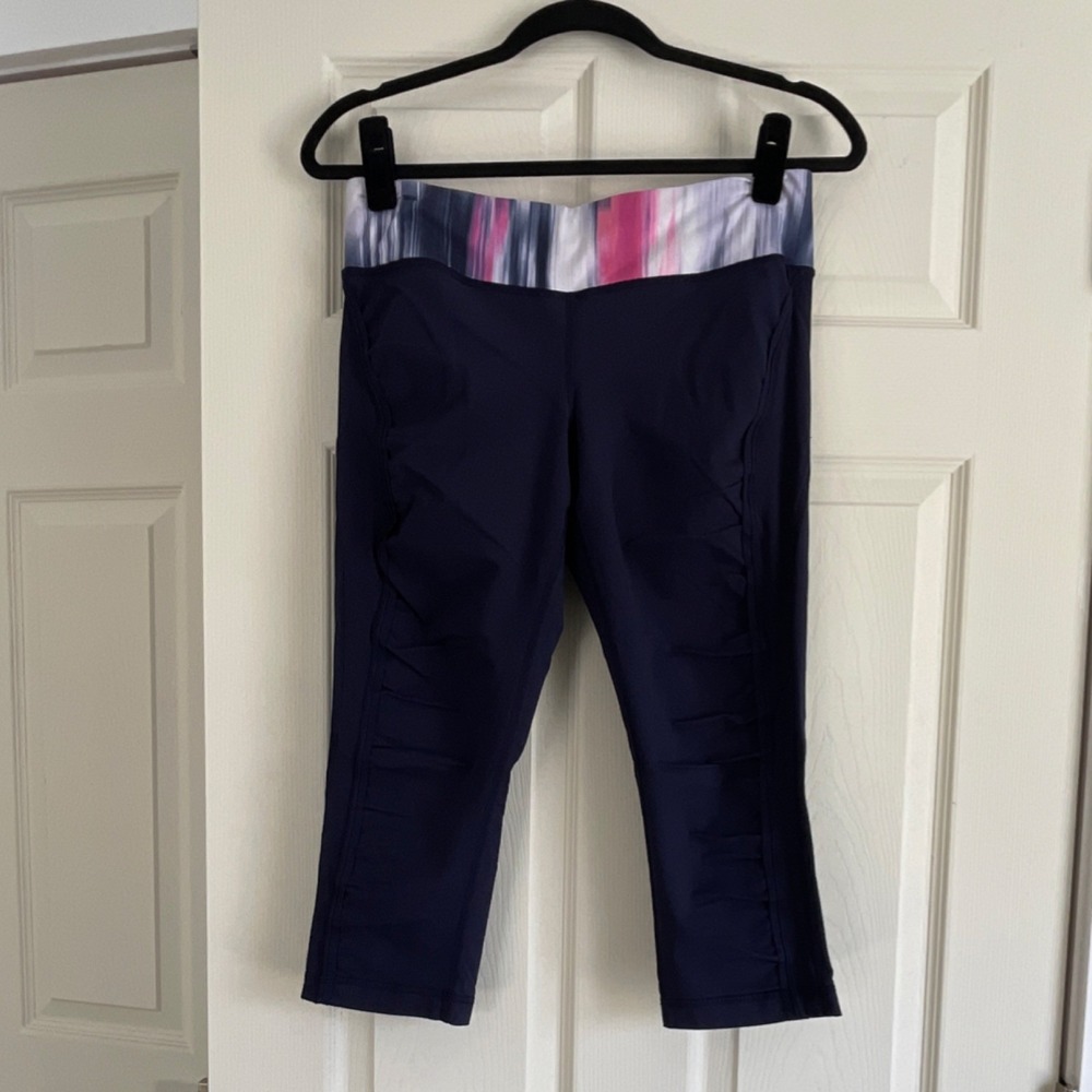Lululemon Women's Navy Colorblock Capri Leggings Size 10 Pink Gray Waistband